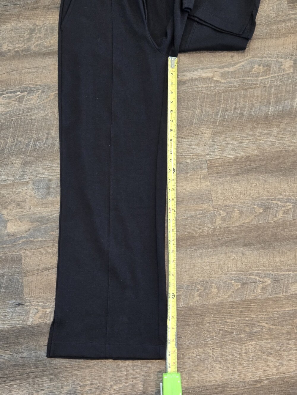 Old Navy High-Waisted Dynamic Fleece Wide-Leg Pants - Picture 10 of 13